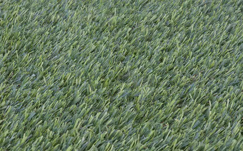 posa-di-tappeti-erbosi-e-prati-sintetici